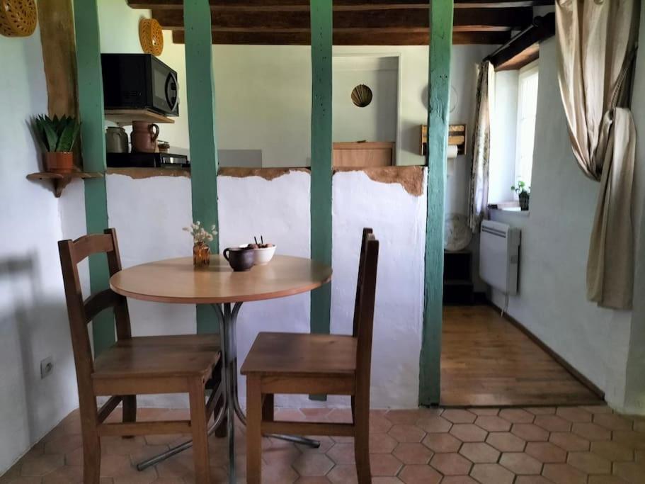 Charmante Maisonnette En Pierre Ecardenville-sur-Eure Экстерьер фото