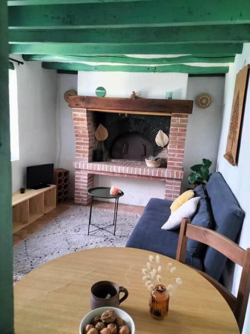 Charmante Maisonnette En Pierre Ecardenville-sur-Eure Экстерьер фото